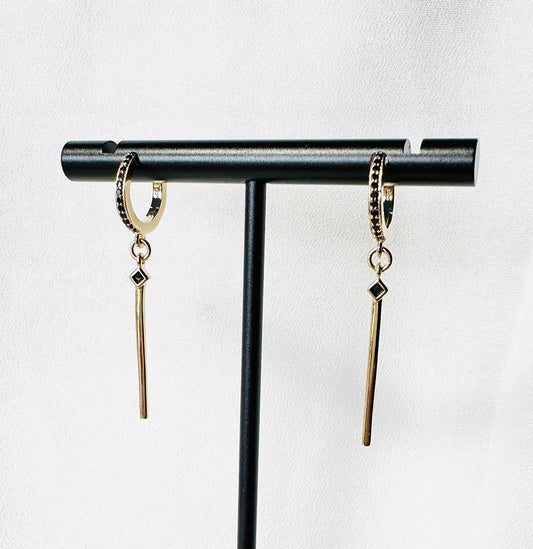 עגילי סופיה ( זרקון שחור) זהב 2 מיקרון