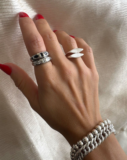 טבעת תורי שיבוץ שחור- כסף 925