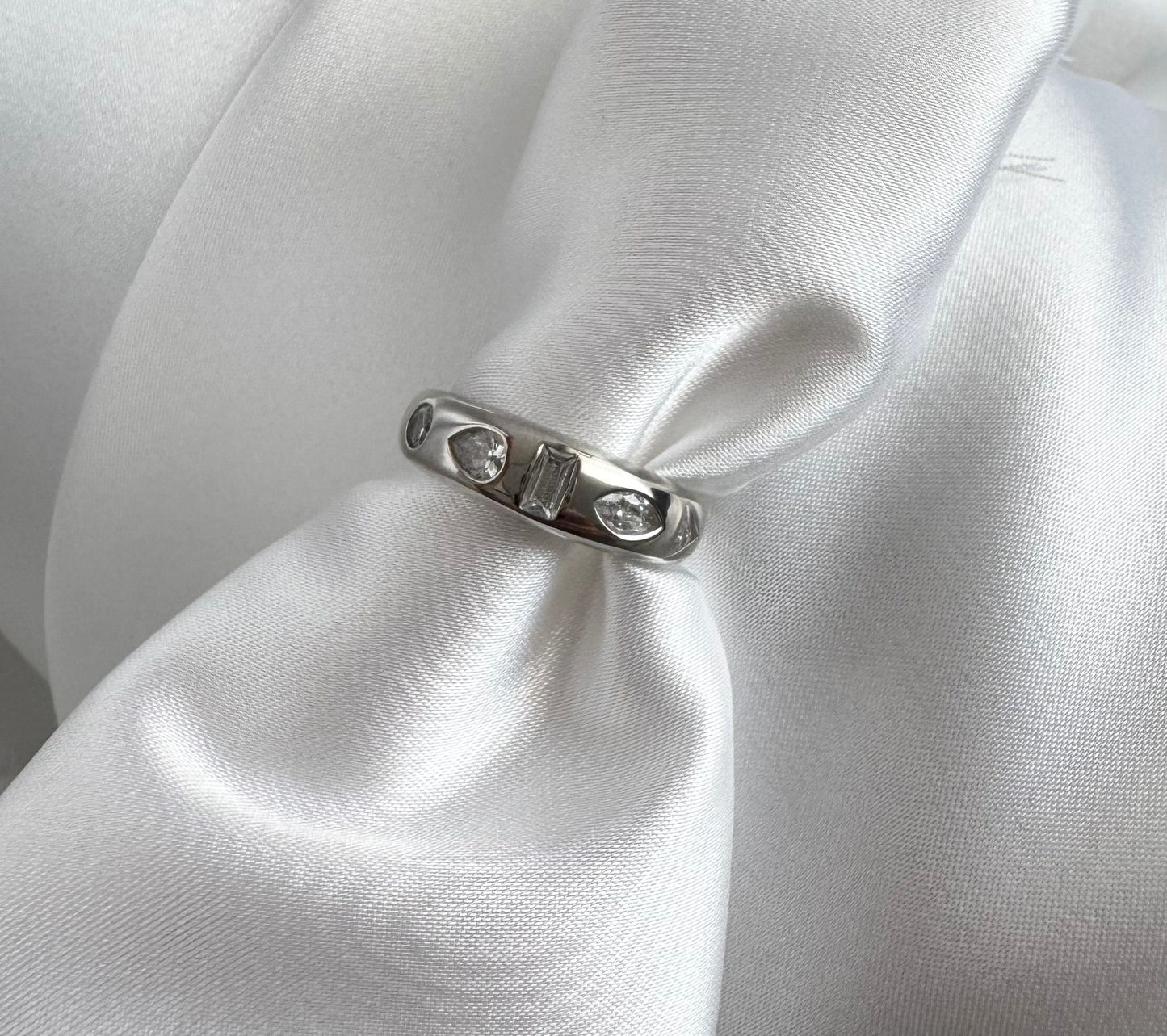 טבעת תורי שיבוץ שקוף- כסף 925